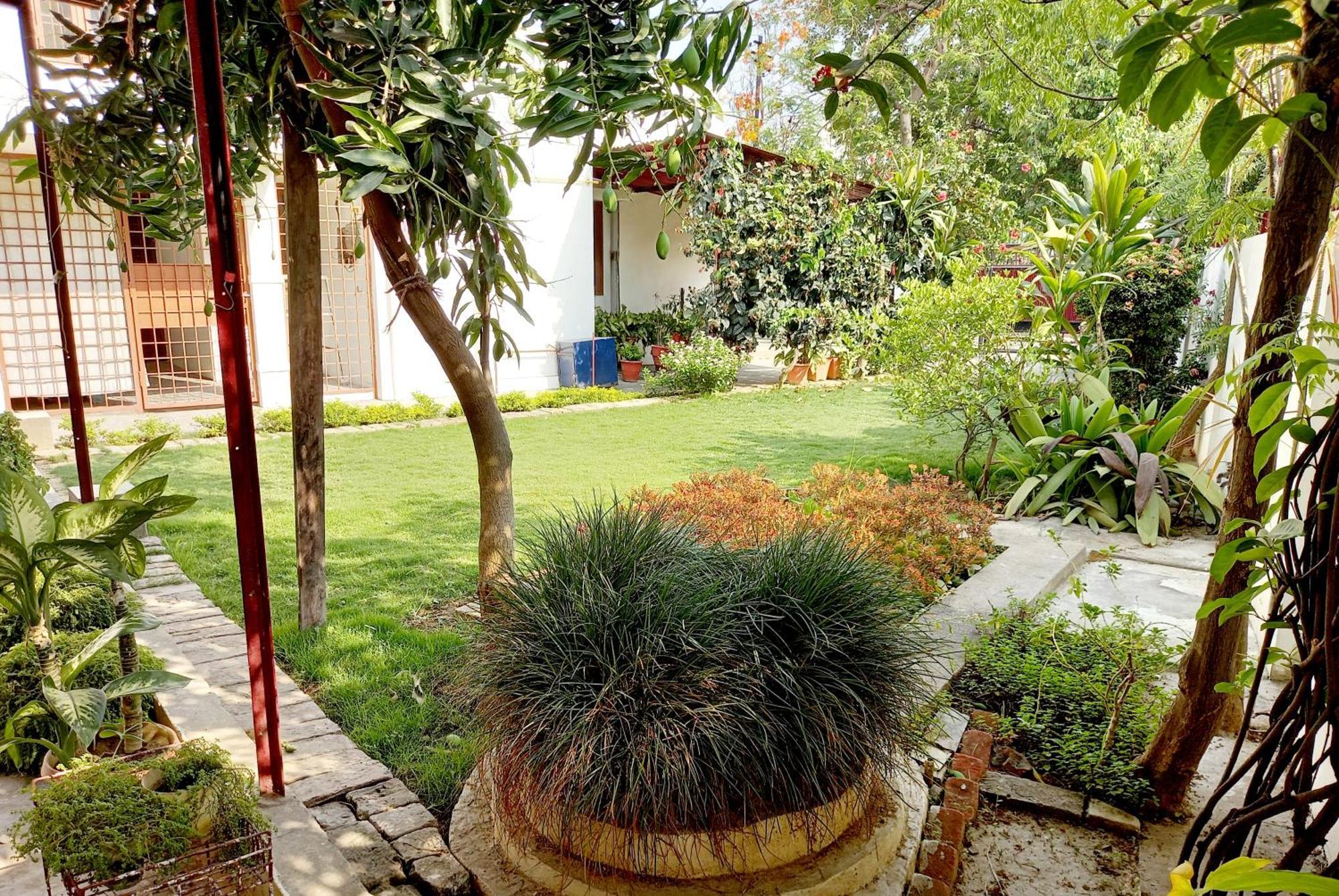 Garden View Residency Panzió Lakhnau Kültér fotó